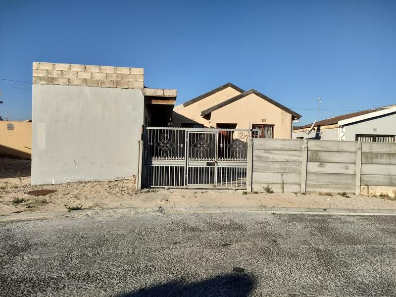 2 Bedroom Property for Sale in Ilitha Park Western Cape